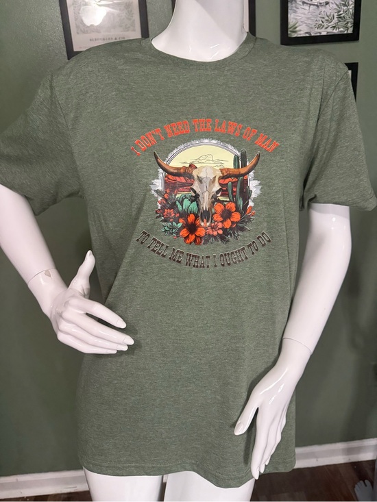 Gildan Tops - Gildan Softstyle - I don’t need the laws of man to tell we what  I ought to do
